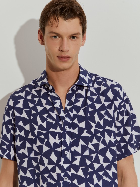 Slim fit short sleeve shirt