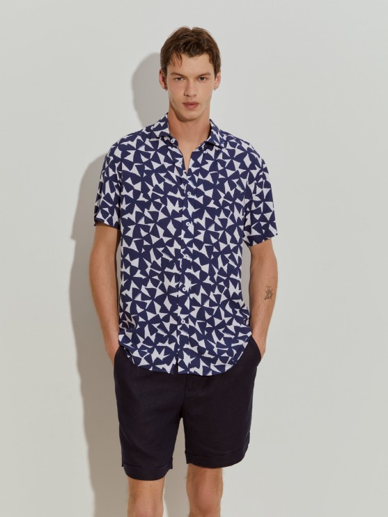Slim fit short sleeve shirt