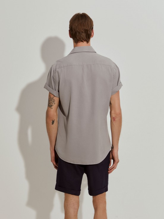 Camisa slim fit manga curta