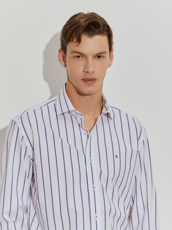 Slim fit striped shirt