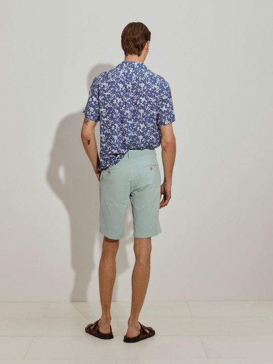 Pantalones cortos bermudas