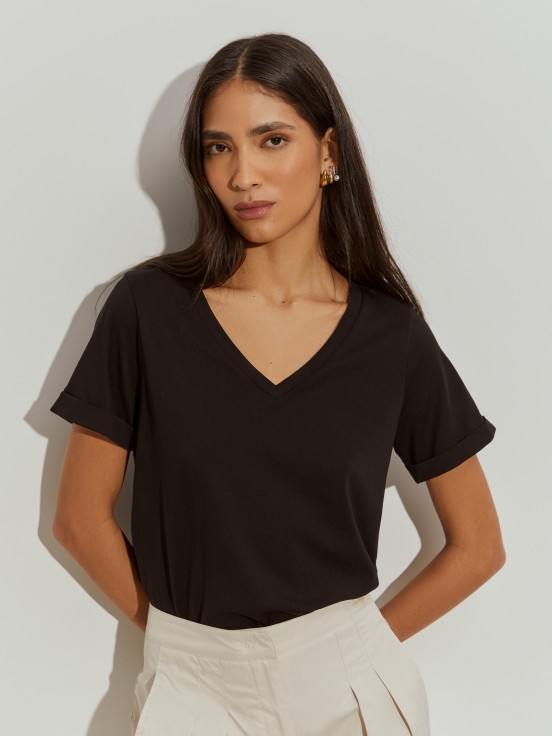Camiseta con cuello en V