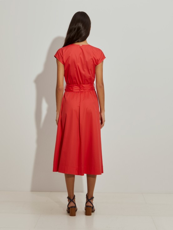 Vestido midi com cinto