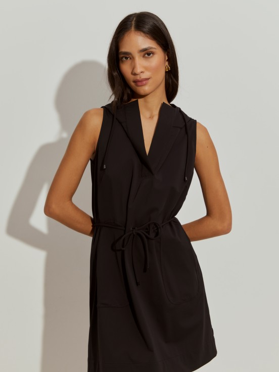 Vestido corto sin mangas