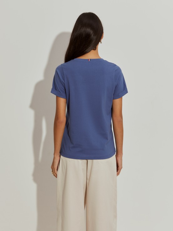 T-shirt de algodo decote em V