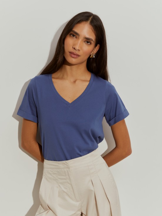 T-shirt de algodo decote em V