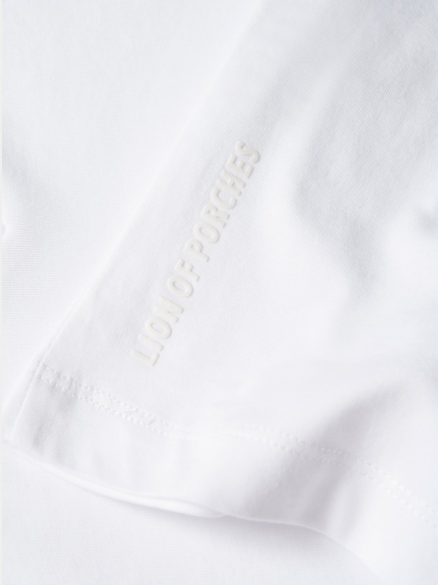 T-shirt decote em V