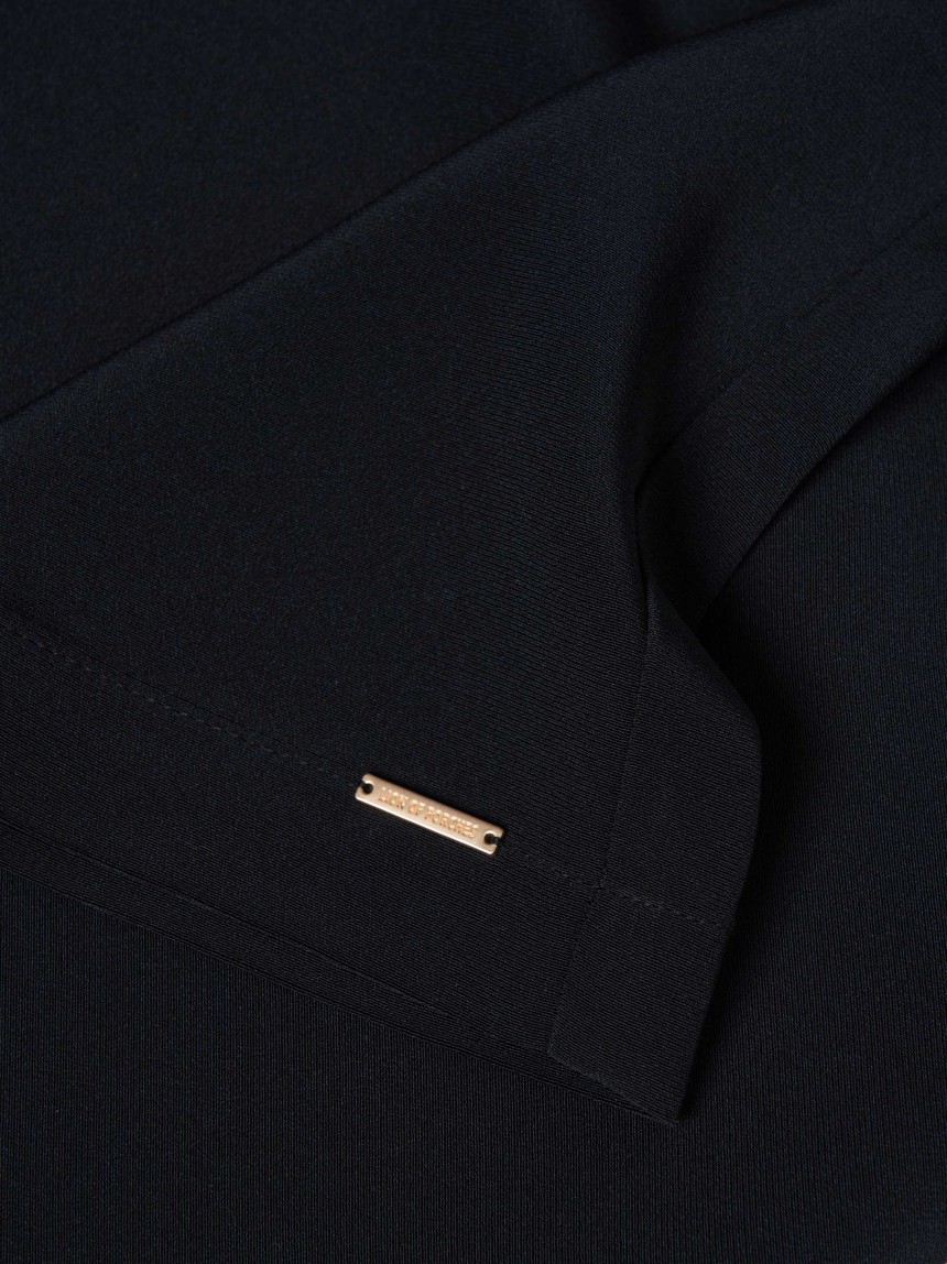 Vestido com corte recto
