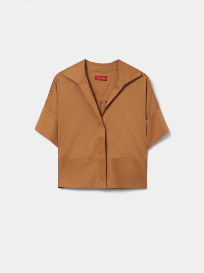 Short-sleeved blouse