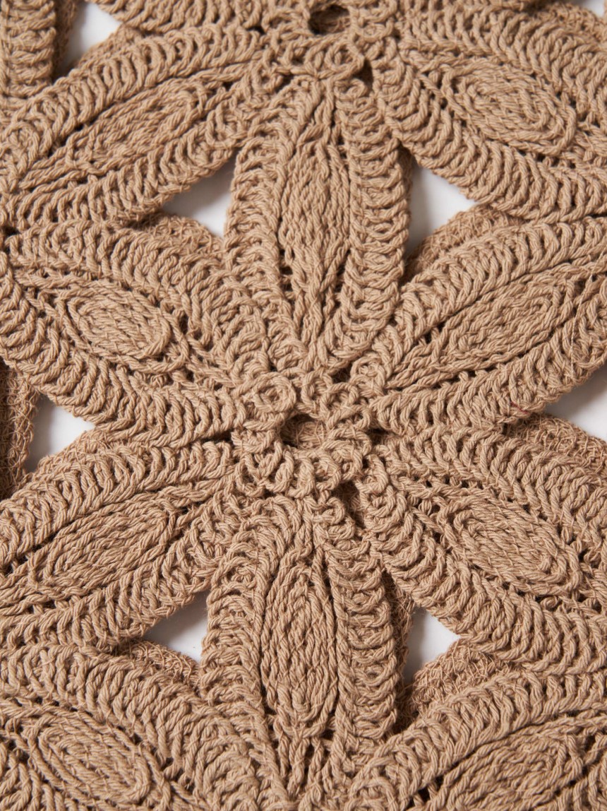 Top floral em crochet