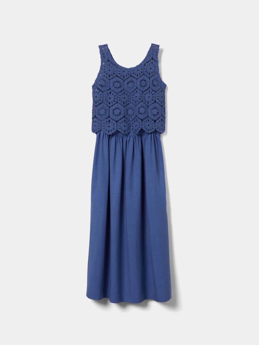 Sleeveless dress