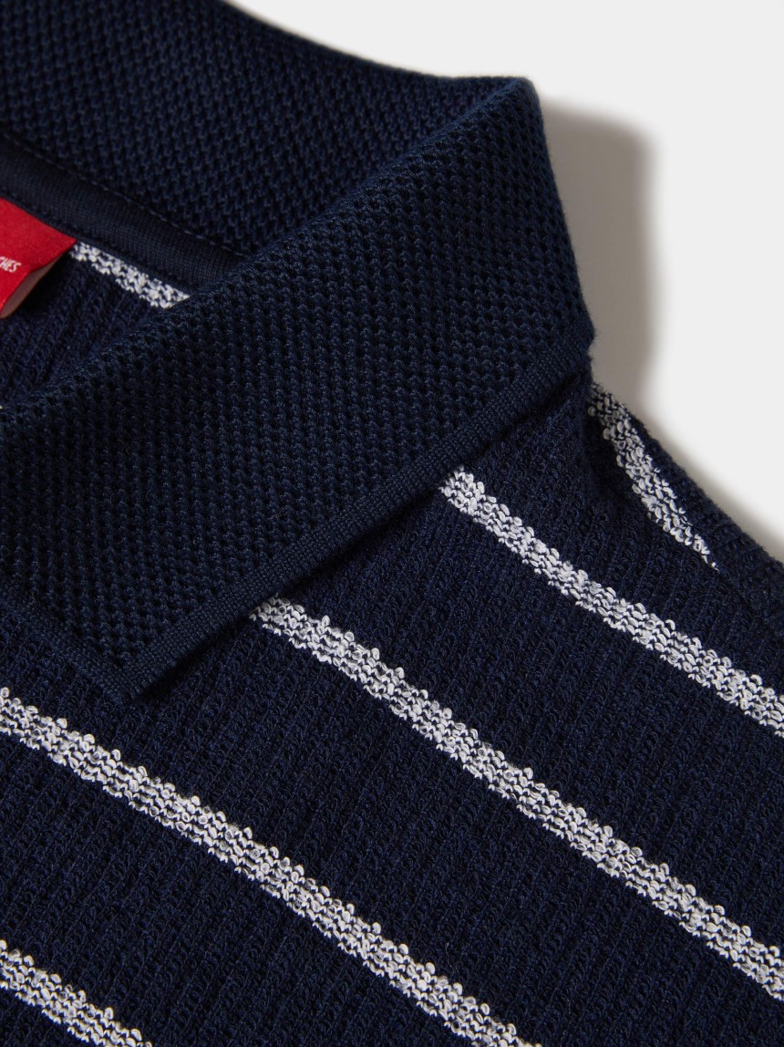 Polo camisa �s riscas