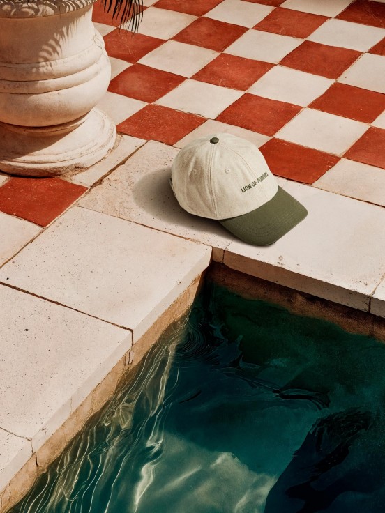 Two-tone cap with cotton and linen