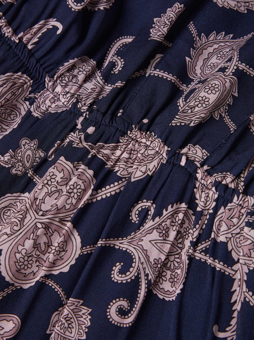 Vestido com manga curta
