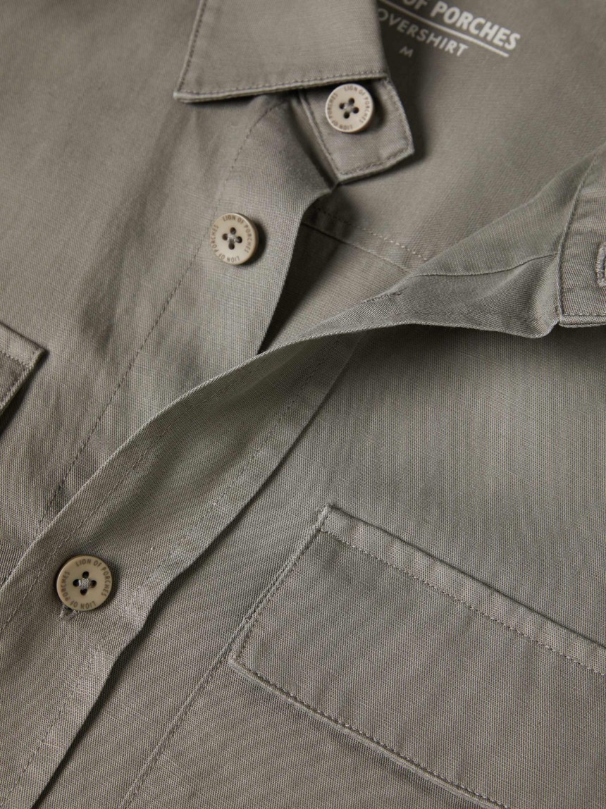 Sobrecamisa com bolsos