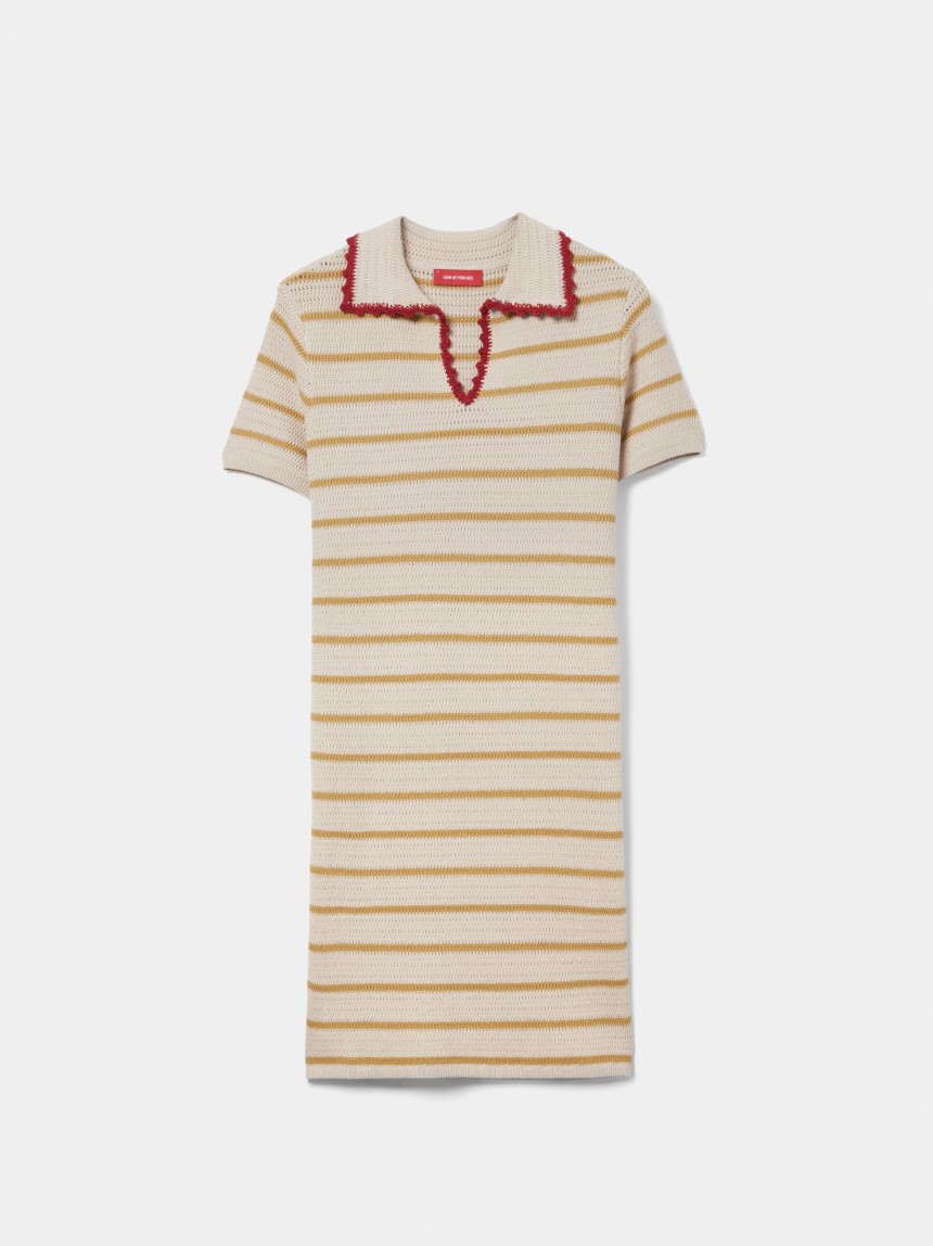 Vestido em malha �s riscas