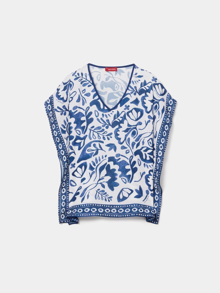 Blouse with pattern