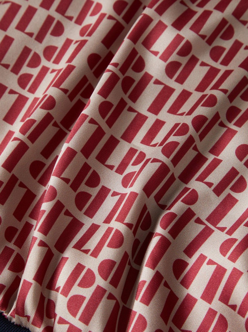 Blusa com estampado de monograma