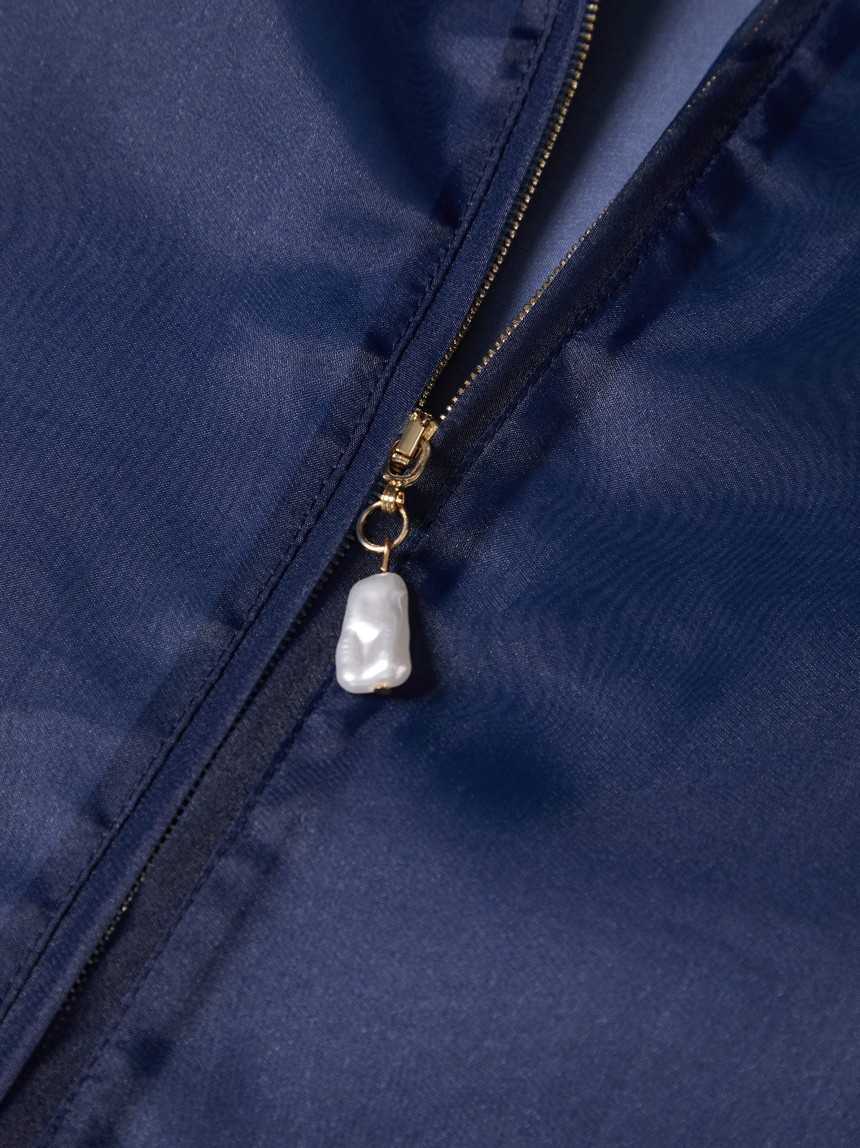 Loose-fit transparent jacket
