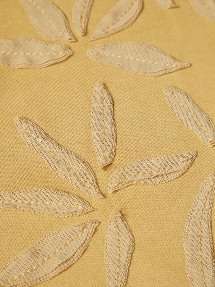 T-shirt with leaf application