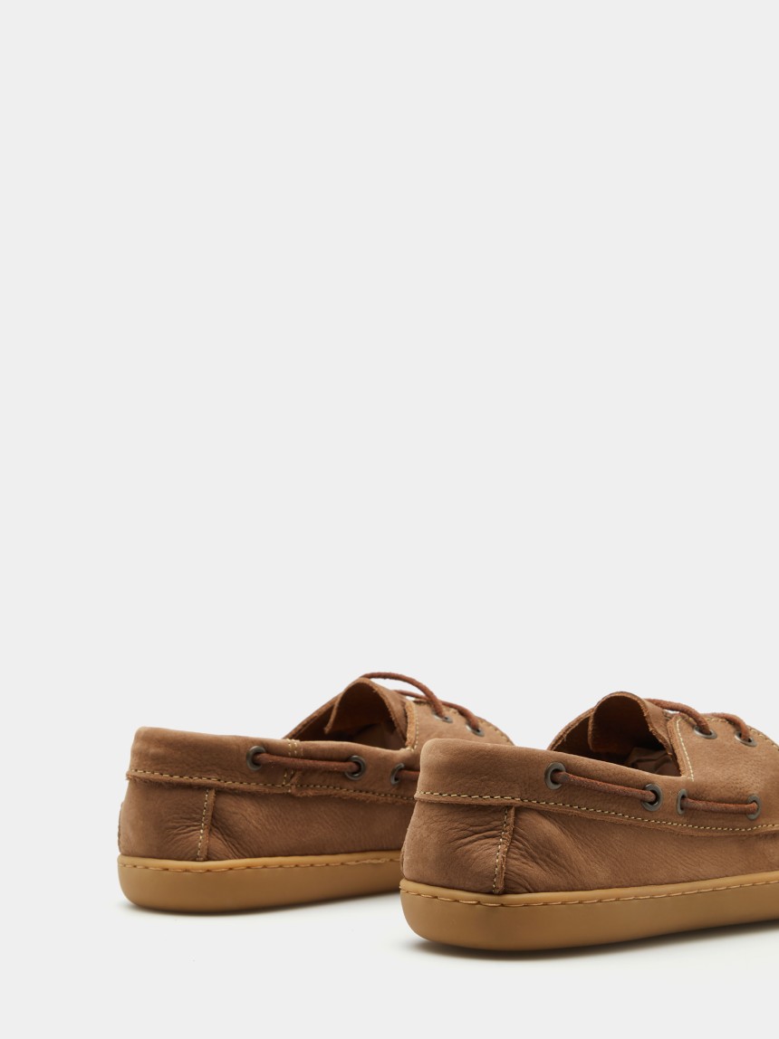 Sapatos de vela em couro
