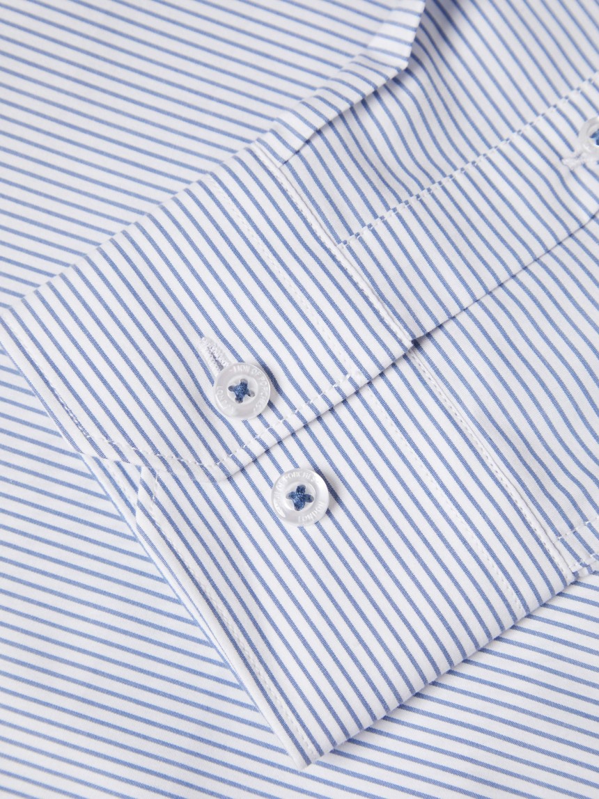 Camisa slim fit �s riscas