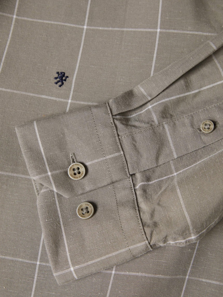 Camisa de corte regular en lyocell y lino