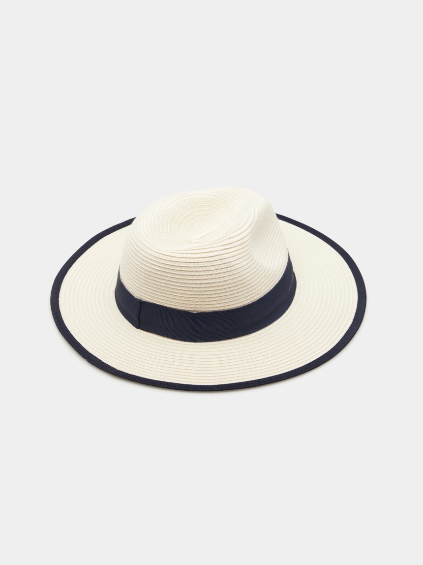 Chap�u com efeito palha