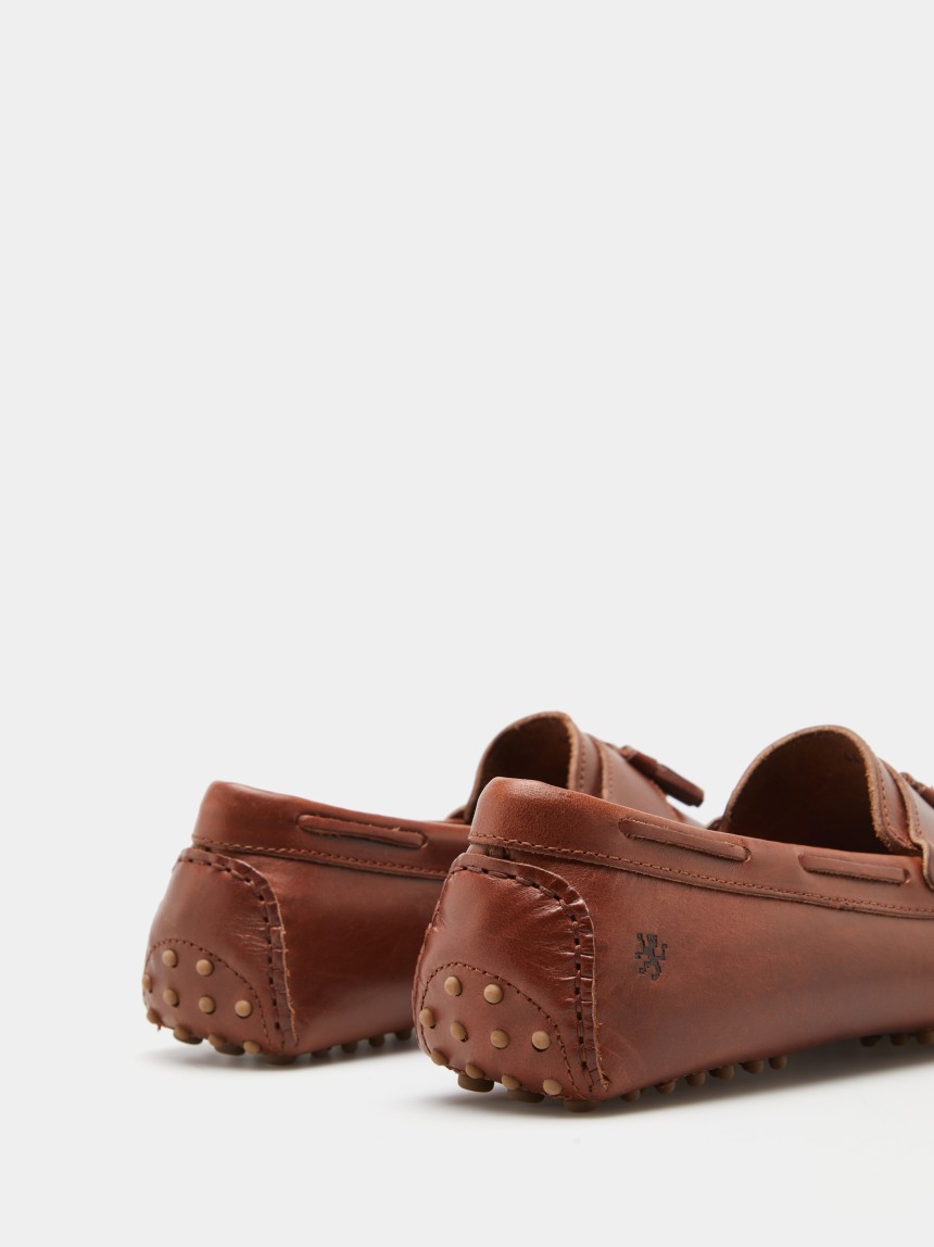 Mocassins em pele