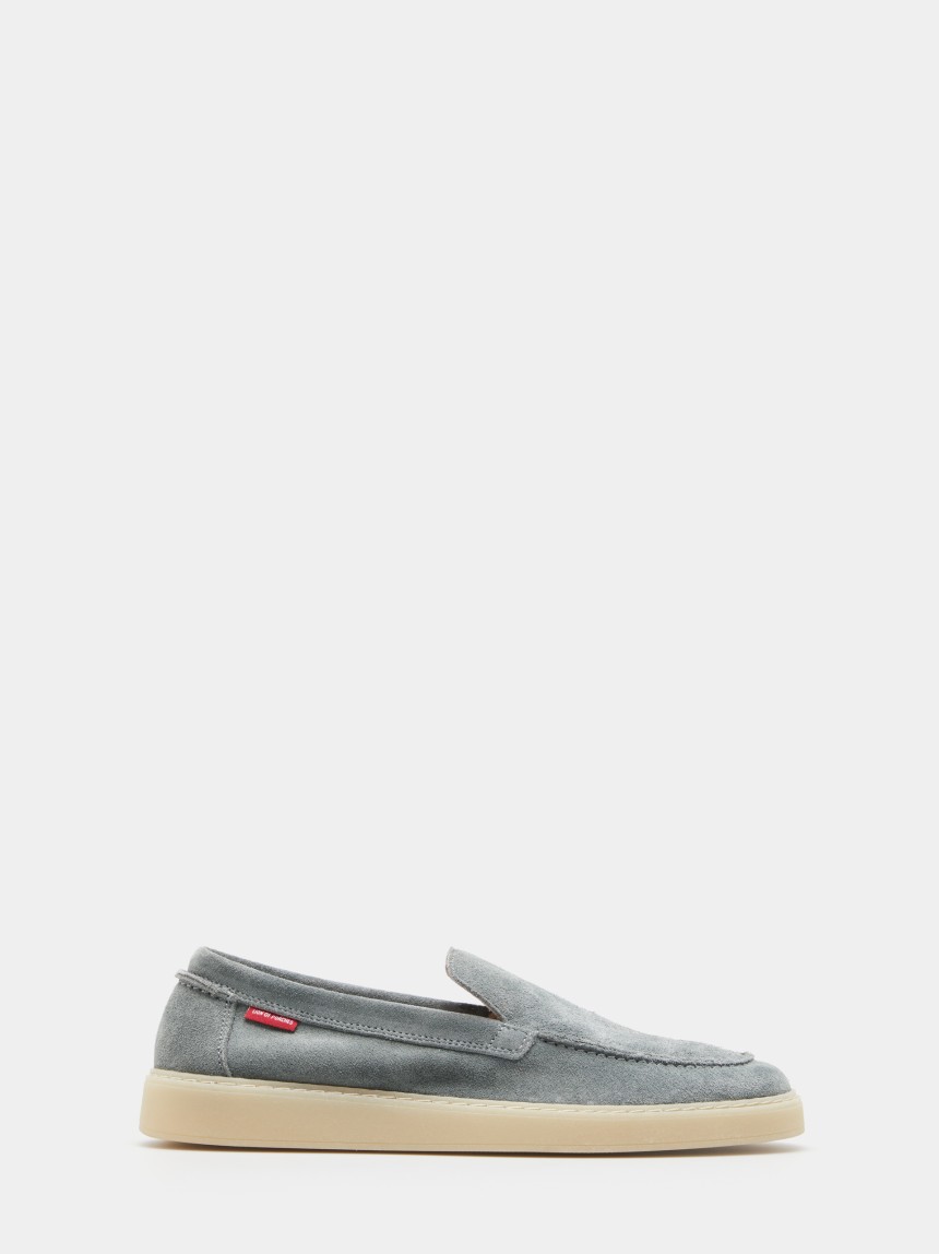 Sapato slip-on em camur�a