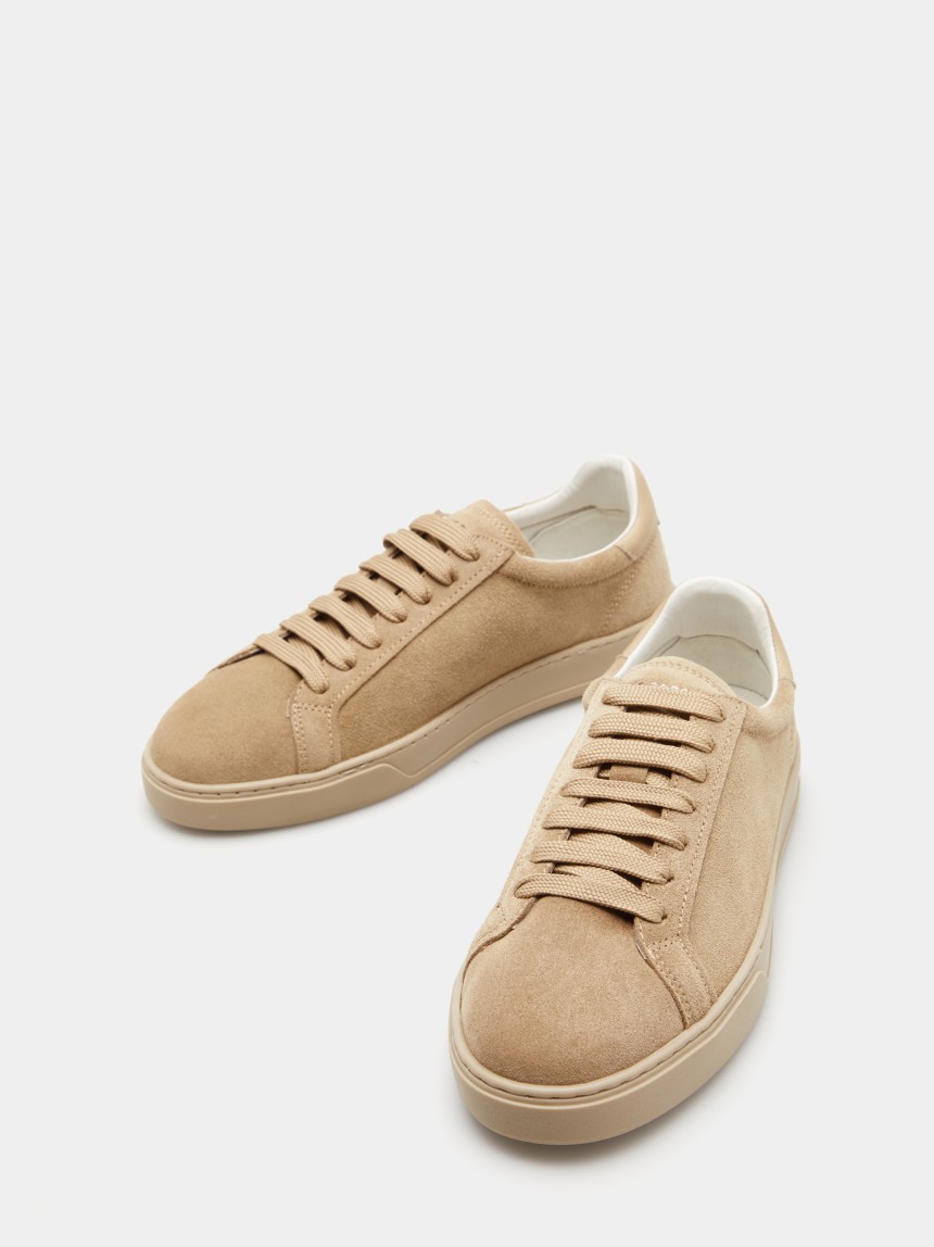 Sapatilhas em camur�a