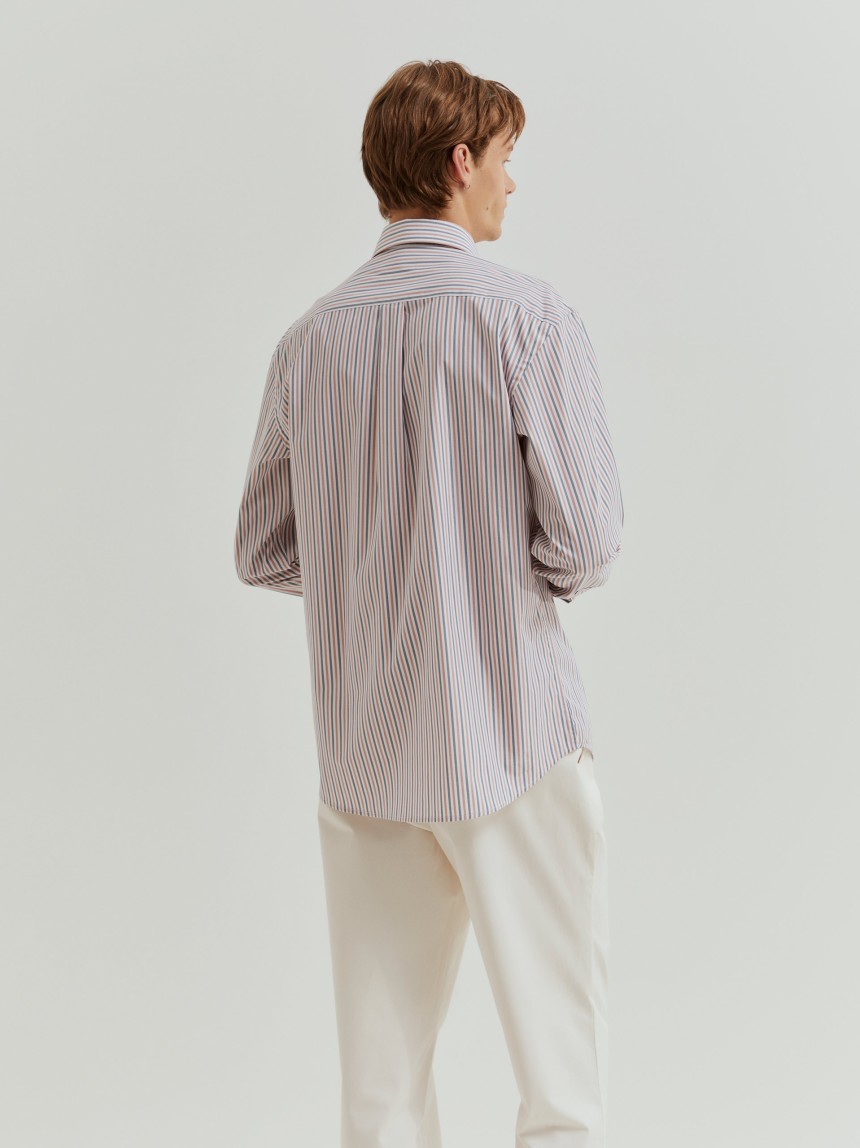 Camisa regular fit �s riscas