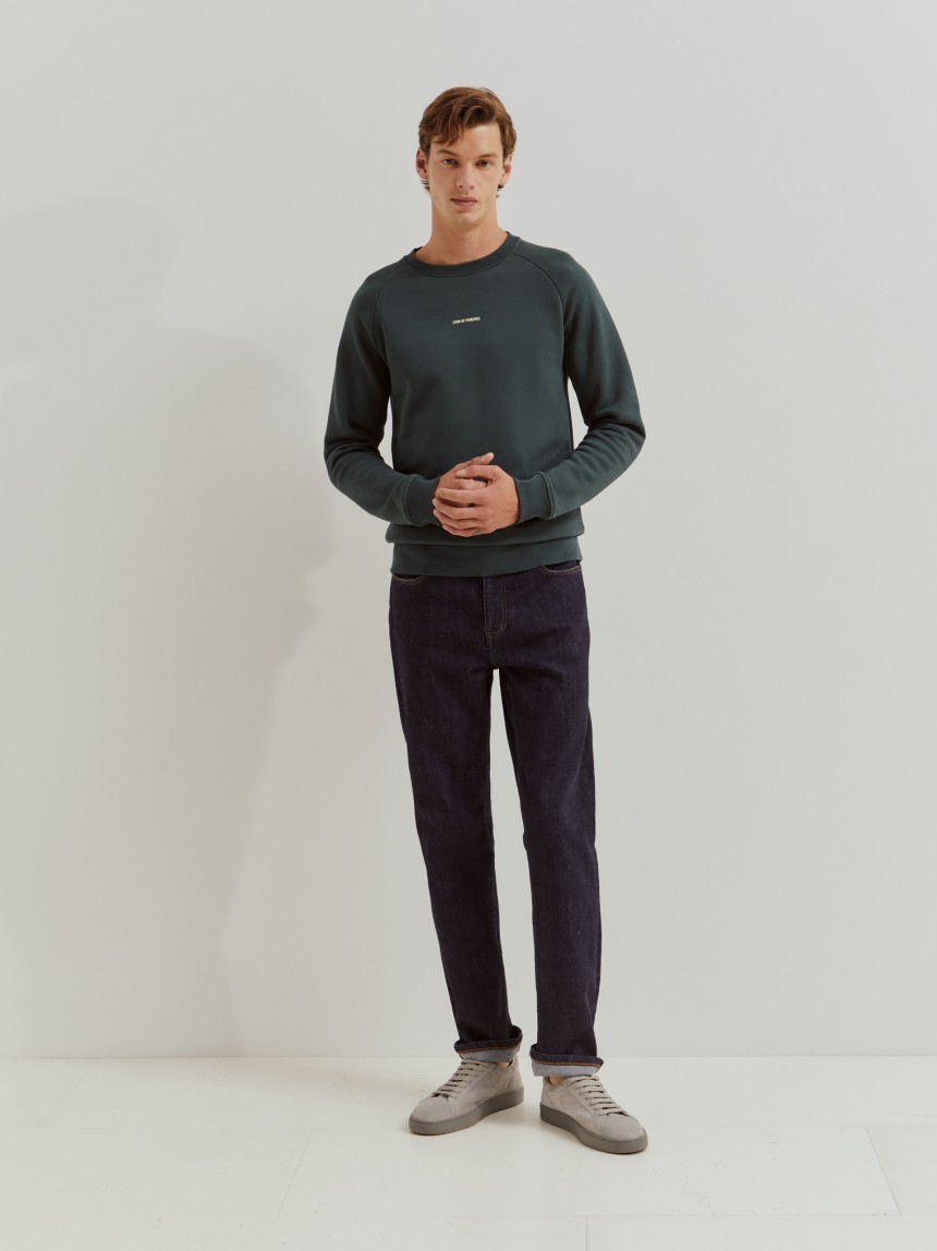 Basic sweater