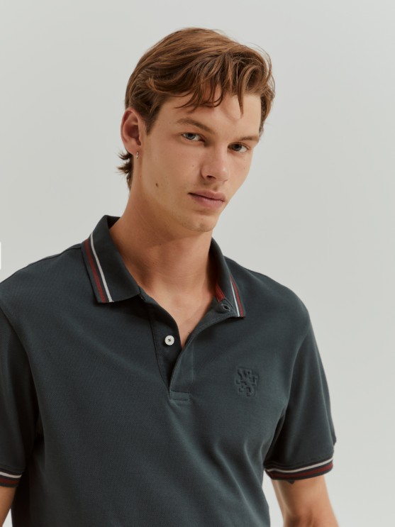 Polo de piqu de corte entallado