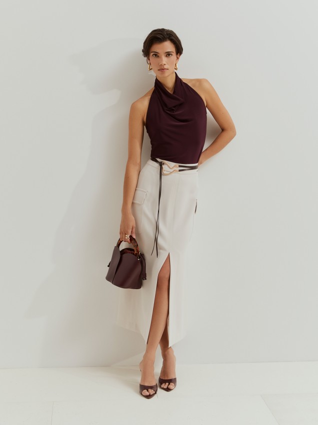 Saia midi com bolsos