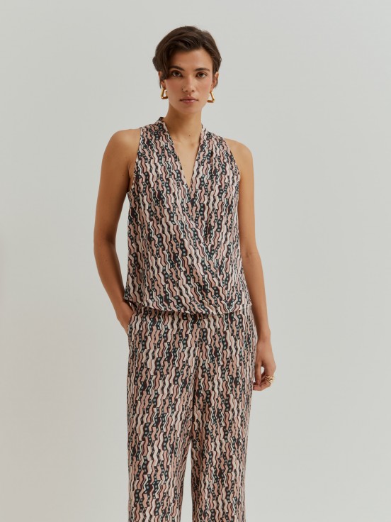 Sleeveless printed blouse