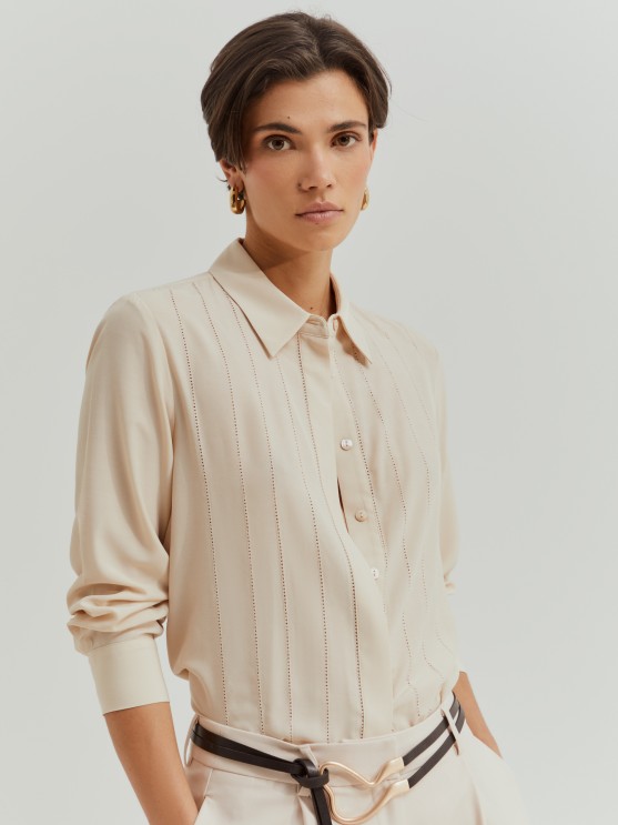 Camisa con bordado ingls