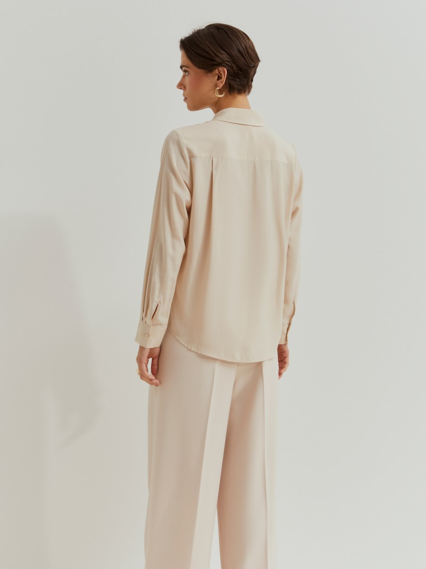 Camisa com bordado ingl�s