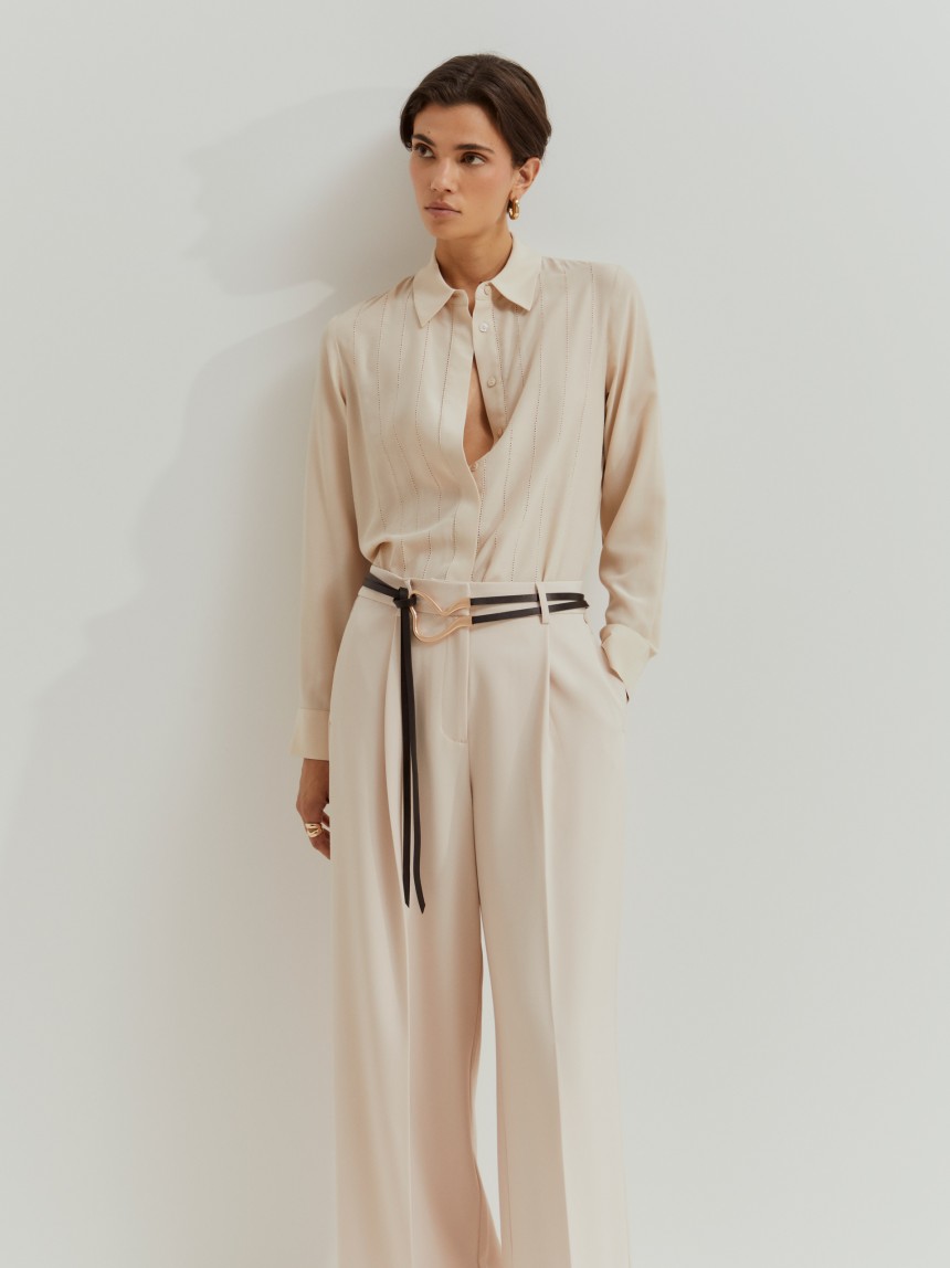 Camisa com bordado ingl�s