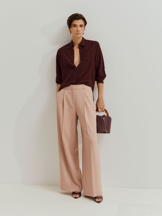 Pantalones palazzo arrugados