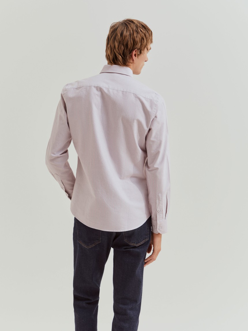 Camisa slim fit �s riscas