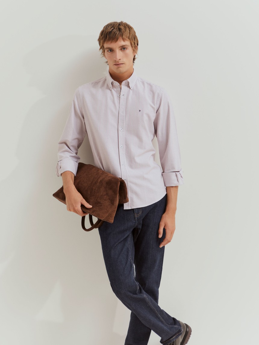 Camisa slim fit �s riscas