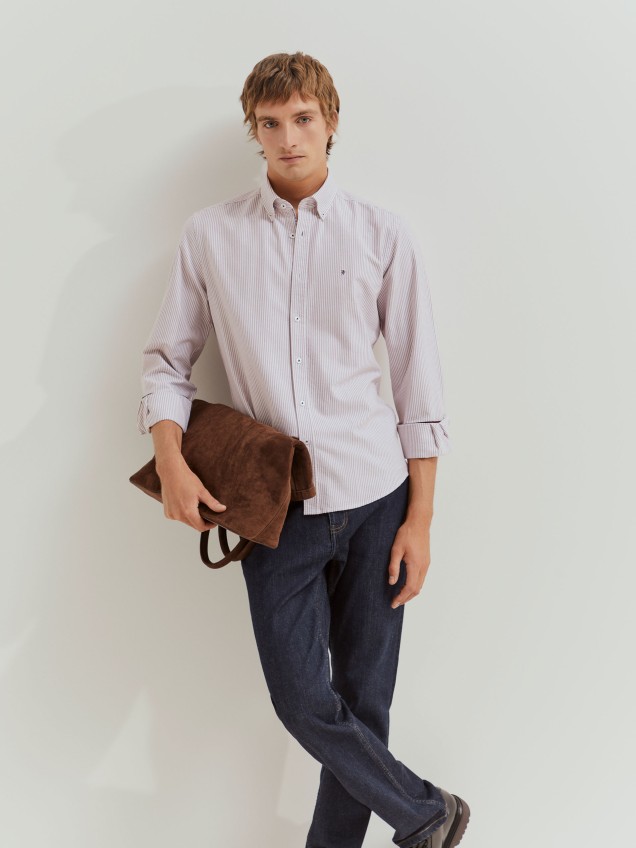 Camisa slim fit �s riscas
