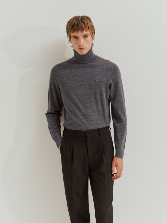 Pantaln regular fit con pinzas