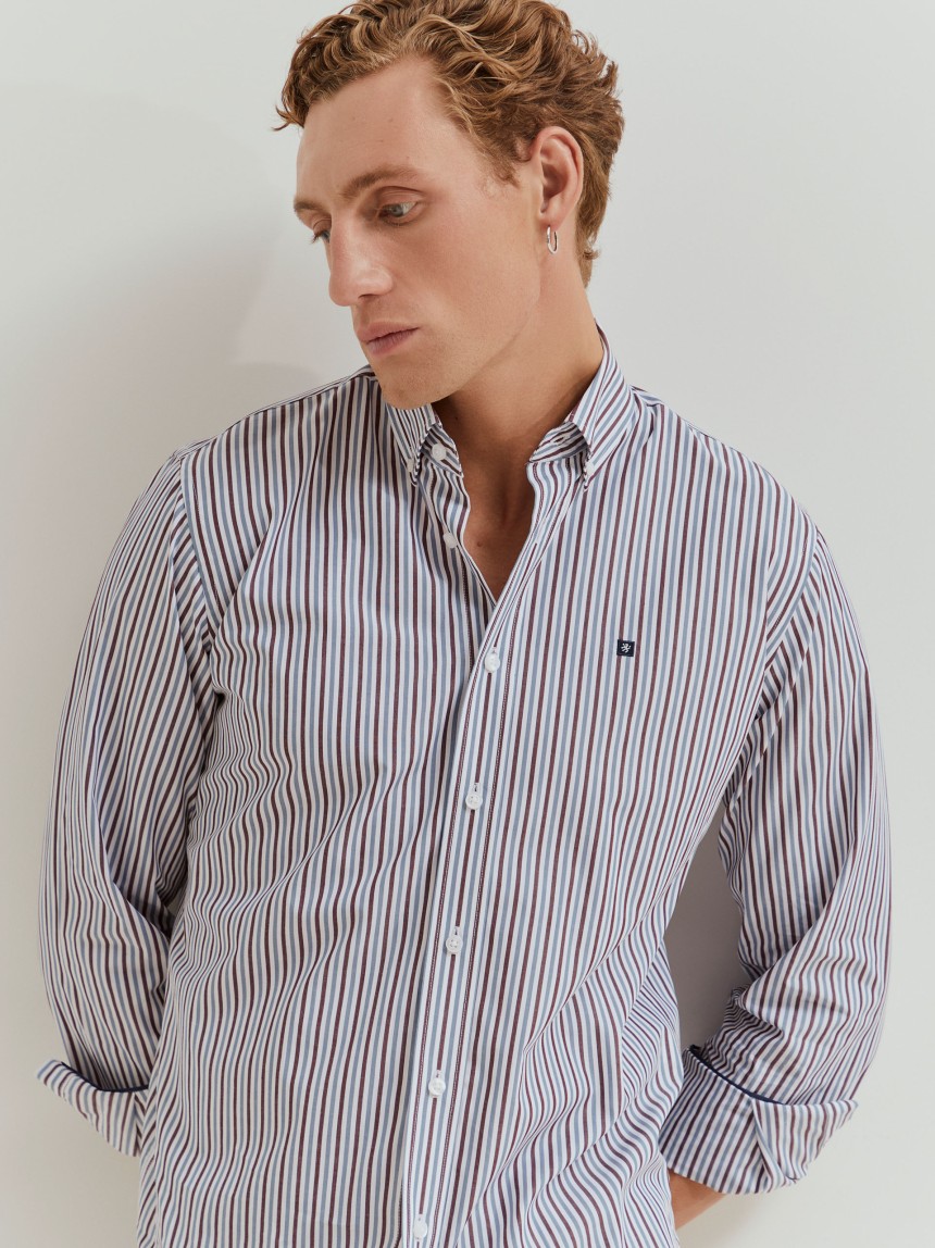 Camisa regular fit �s riscas