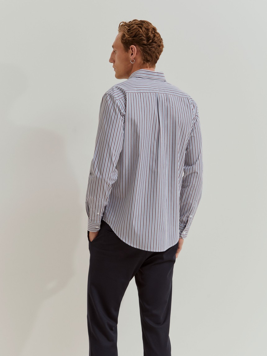Camisa regular fit �s riscas
