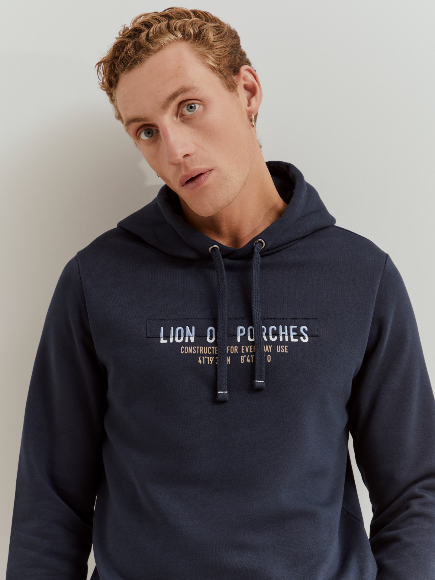 Sweatshirt com capuz