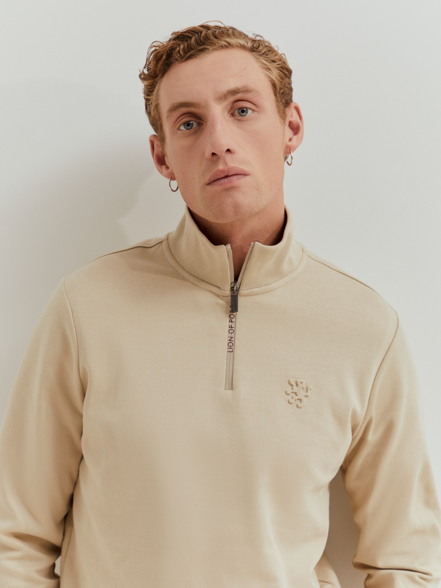 Sweater gola meio fecho