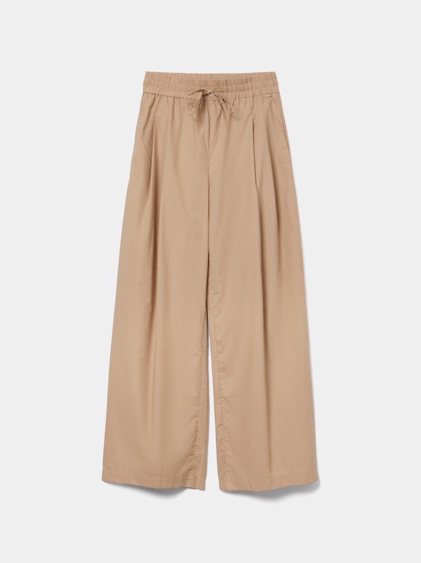 Wide-leg trouseres