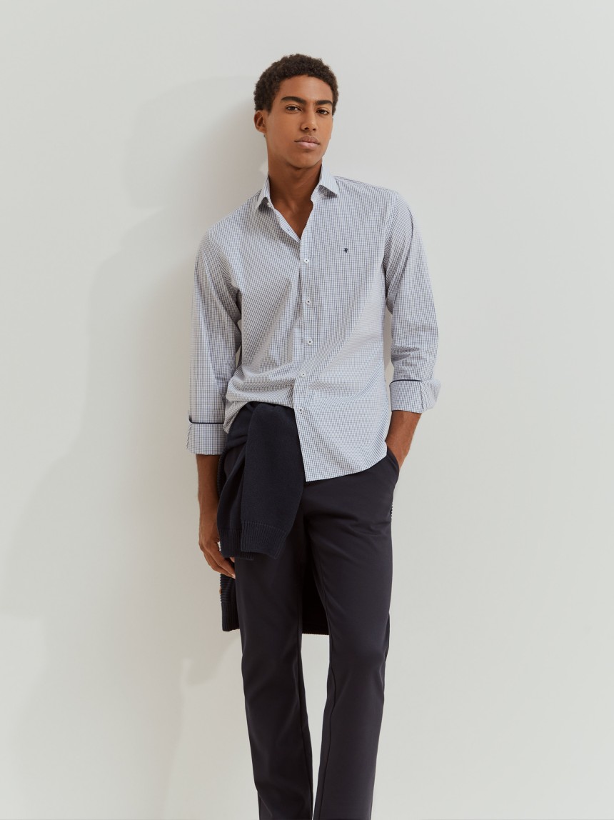Camisa slim fit quadrados